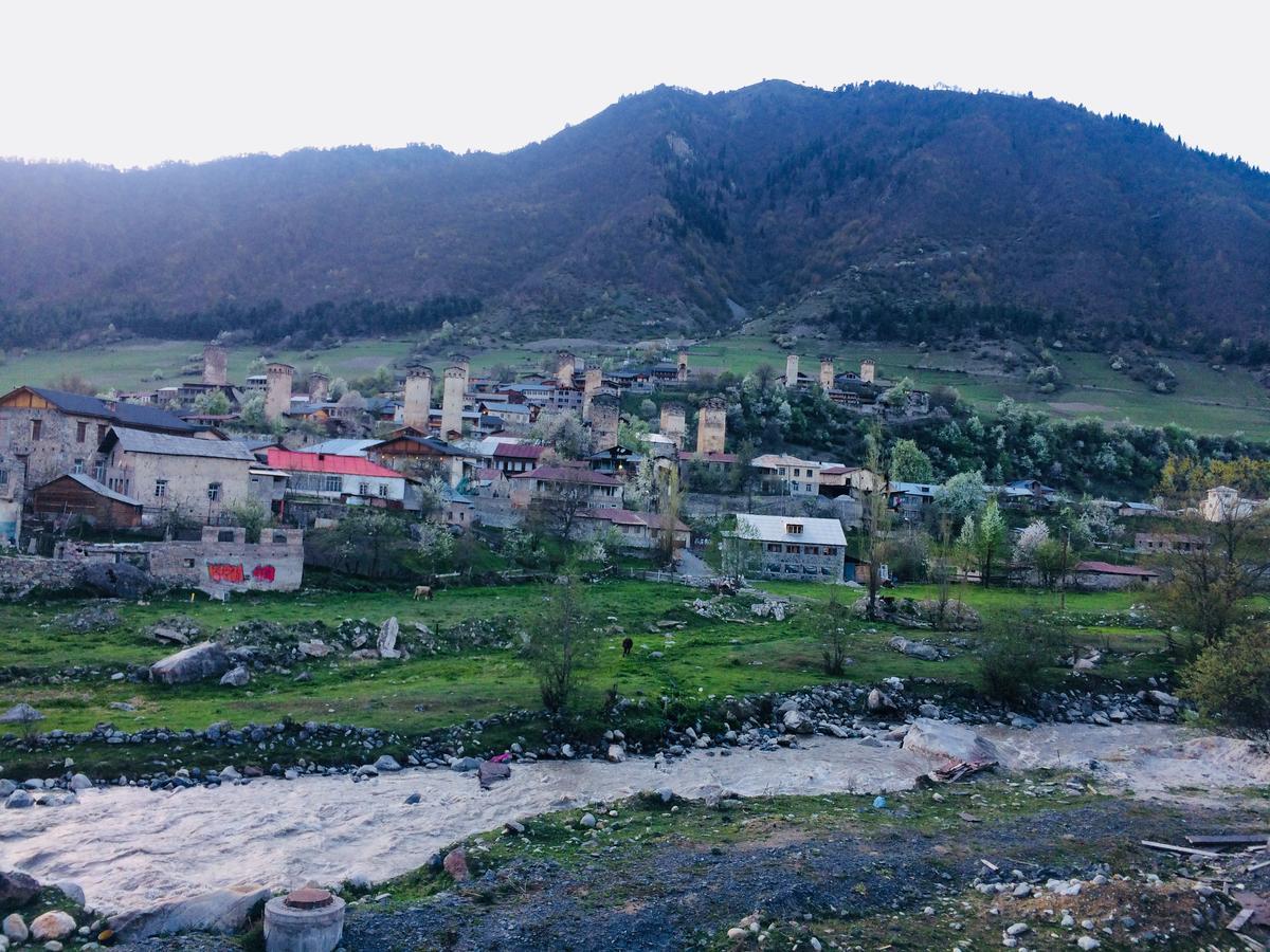 Ecohouse Svaneti Mestia Eksteriør bilde